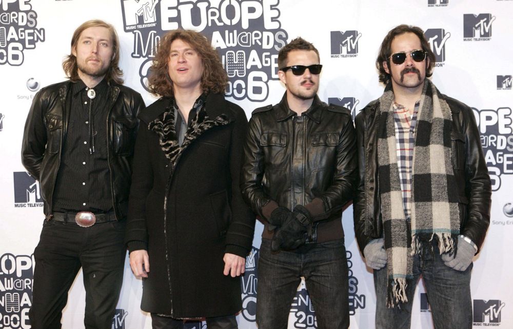 the-killers-apologise-for-inviting-russian-fan-on-stage