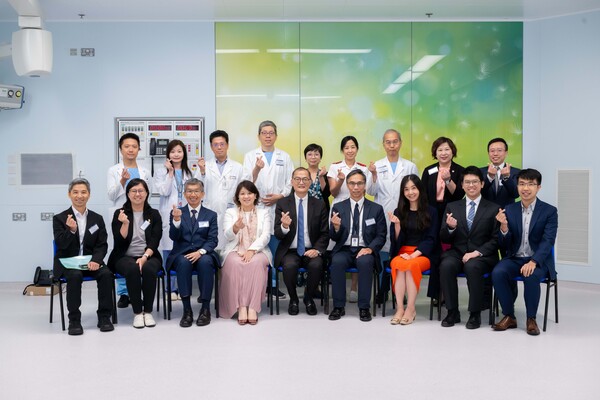 盧寵茂視察設立神經系統中心工作