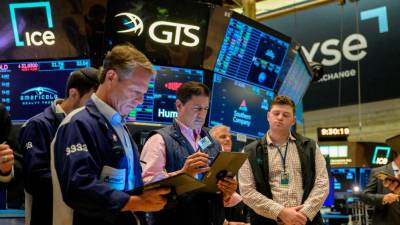 tech-stocks-boost-nasdaq-and-s&p-500,-dow-also-higher