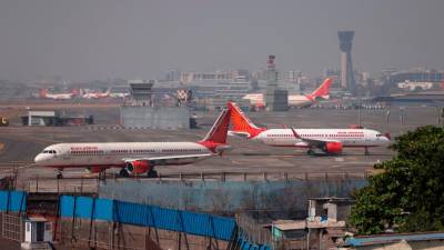 report:-indian-regulator-suspends-pilot-training-at-air-india-facilities