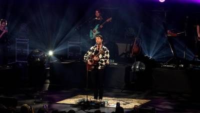 bruno-major-mesmerises-zepp-kl