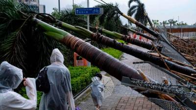 authorities:-almost-8,000-people-evacuated-in-southern-china-over-typhoon-saola