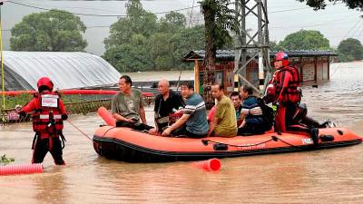 typhoon-haikui-forces-300,000-residents-to-evacuate-in-china’s-fujian