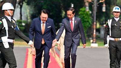 jokowi-holds-bilateral-meeting-with-s.korea’s-yoon