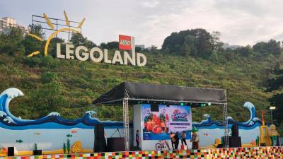 an-unmissable-attraction