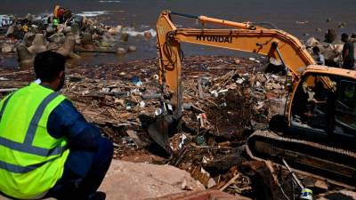 death-toll-from-libya-floods-rises-to-11,300-in-derna:-un