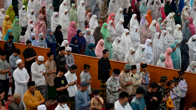 indonesia-jails-woman-who-said-muslim-prayer-before-eating-pork