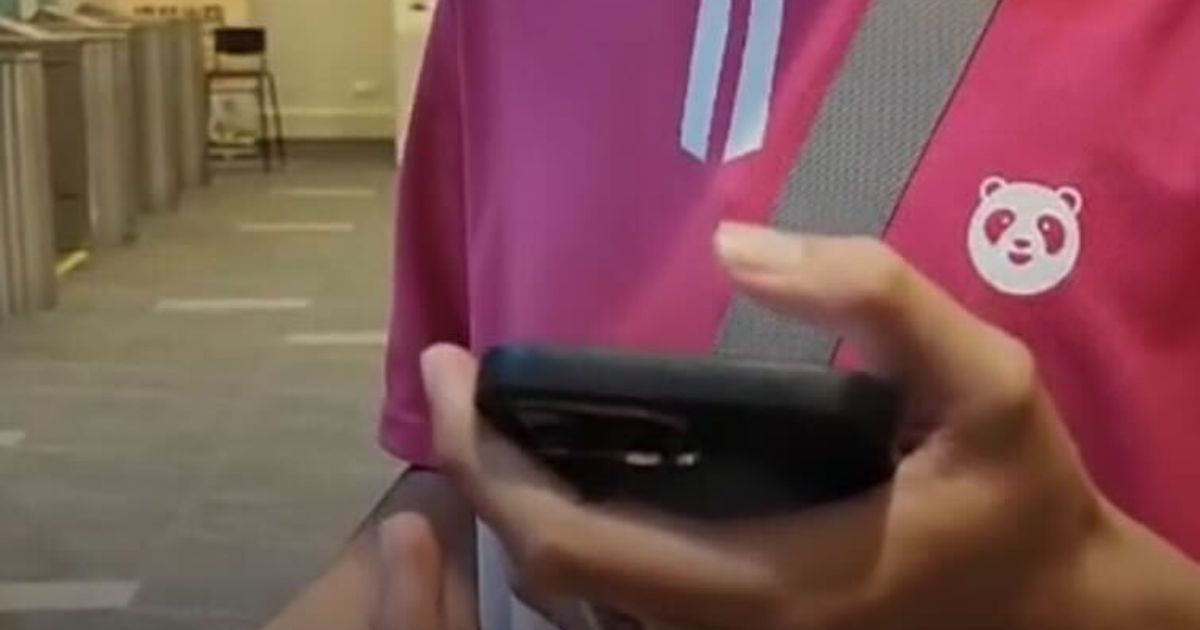 patient-at-sengkang-general-hospital-orders-panadol-via-foodpanda-following-2-hour-wait-(video)