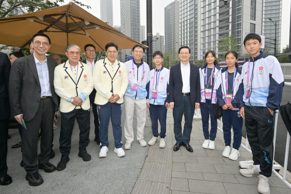李家超參觀杭州亞運會運動員村