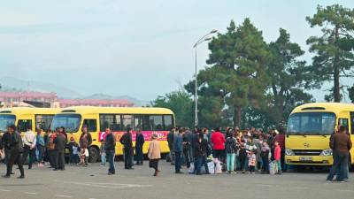 ethnic-armenians-flee-karabakh-after-breakaway-region’s-defeat