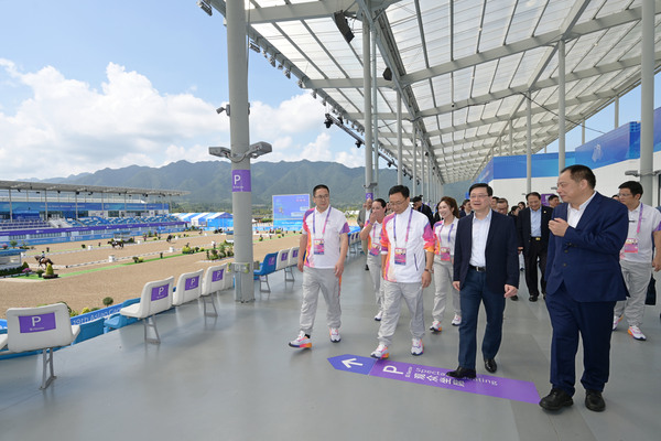 李家超訪杭州亞運會馬術場館