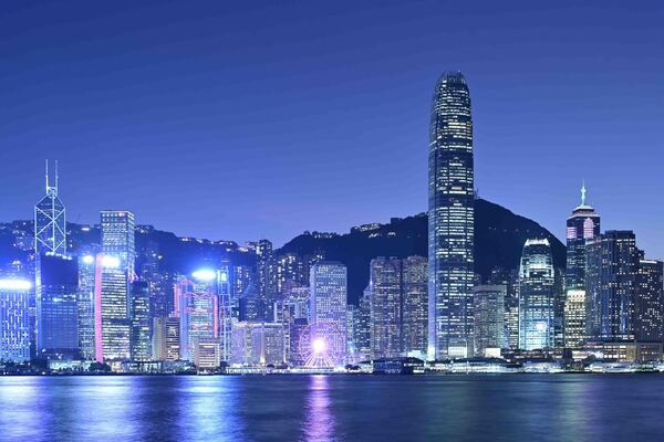 盛事接踵而來-訪港旅客續增