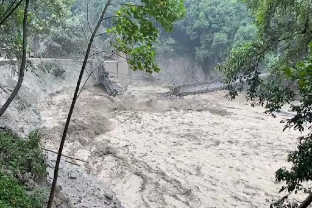 at-least-14-dead,-102-missing-in-india-glacial-lake-flood