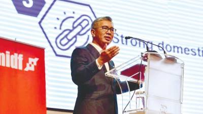 tengku-zafrul-confident-of-stronger-fdi-pipeline-in-2024
