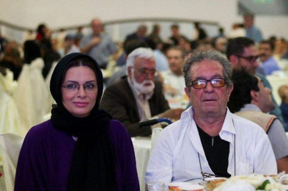 iranians-pay-tribute-to-slain-director-mehrjui