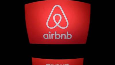 airbnb-forecasts-q4-revenue-below-estimates-on-demand-slowdown