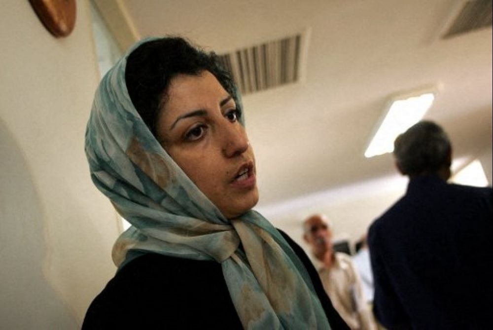 iran-limiting-jailed-nobel-winner’s-medical-care-over-hijab-refusal