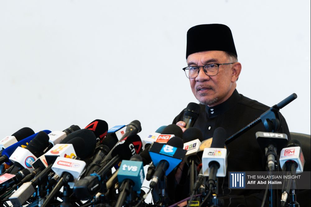 give-anwar-time-to-find-salahuddin-replacement,-observers-say