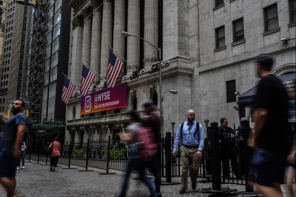 wall-street-ends-week-on-positive-note
