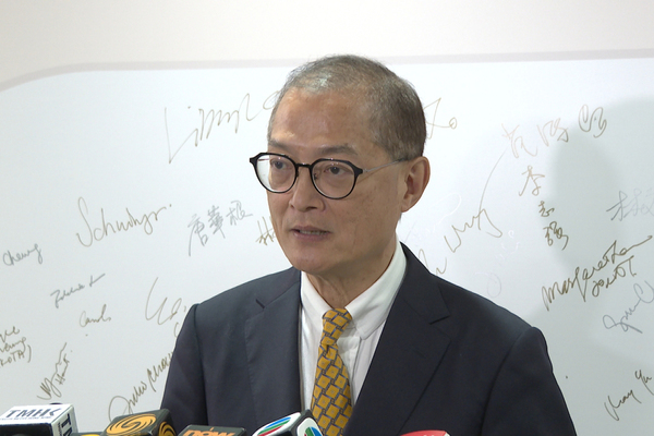 中央全力支持特區政府醫療政策