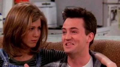 perry’s-death-leaves-aniston-struggling