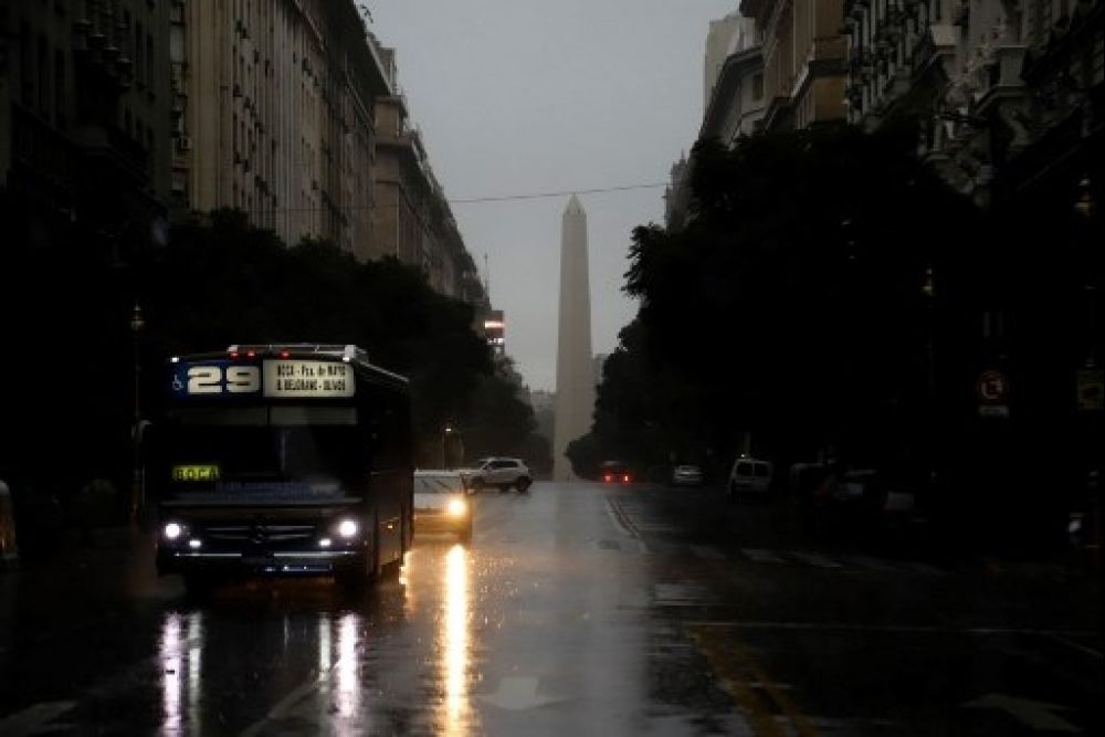 argentina-frozen-by-indecision-ahead-of-vote