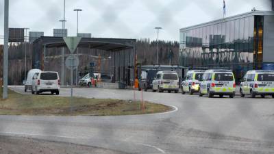 finland-closes-4-border-crossings-with-russia