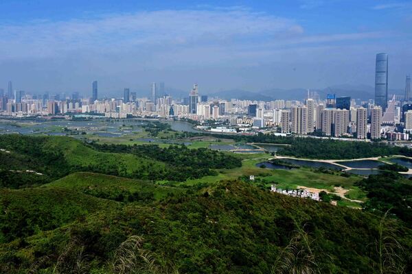 甯漢豪︰不能因土地流標放慢造地