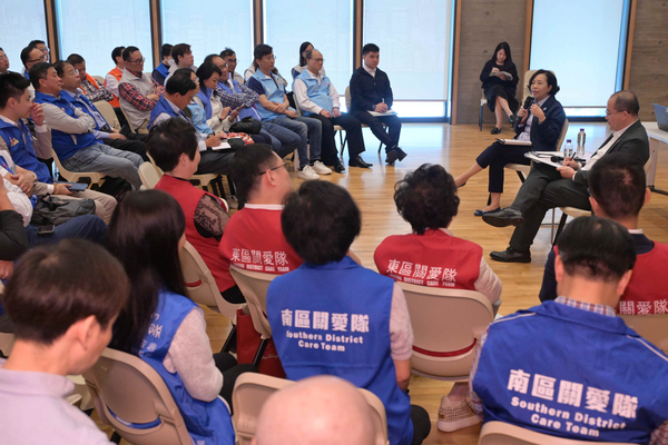 麥美娟介紹施政報告民青局政策