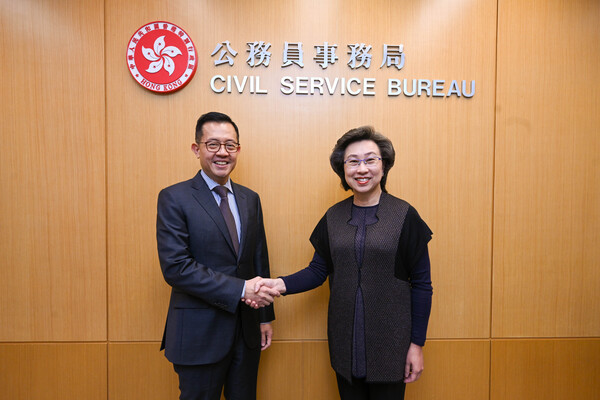 楊何蓓茵歡迎新加坡代表團訪港