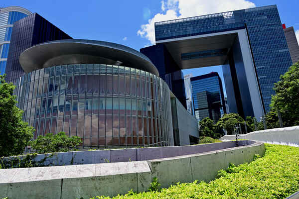 立法會通過施政報告致謝議案