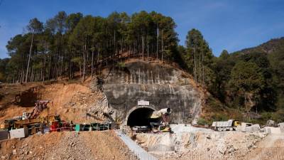 drill-breaks,-delaying-rescue-of-indian-workers-trapped-in-tunnel