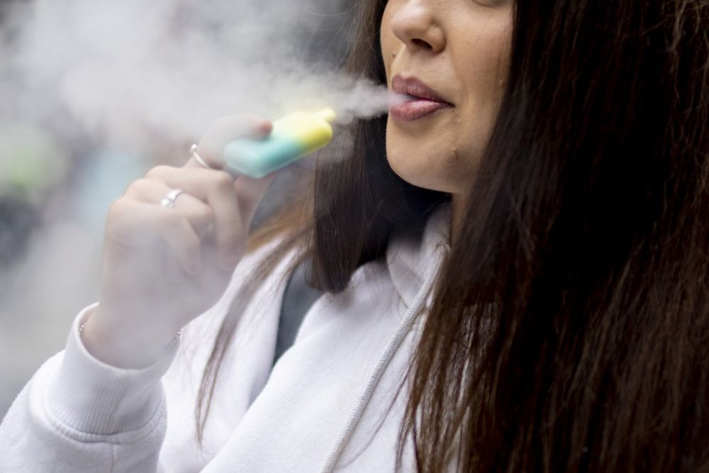 australia-bans-disposable-vape-imports-from-jan-1