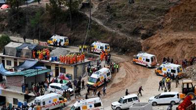 ‘breakthrough’-expected-in-rescue-of-41-trapped-workers-inside-indian-tunnel