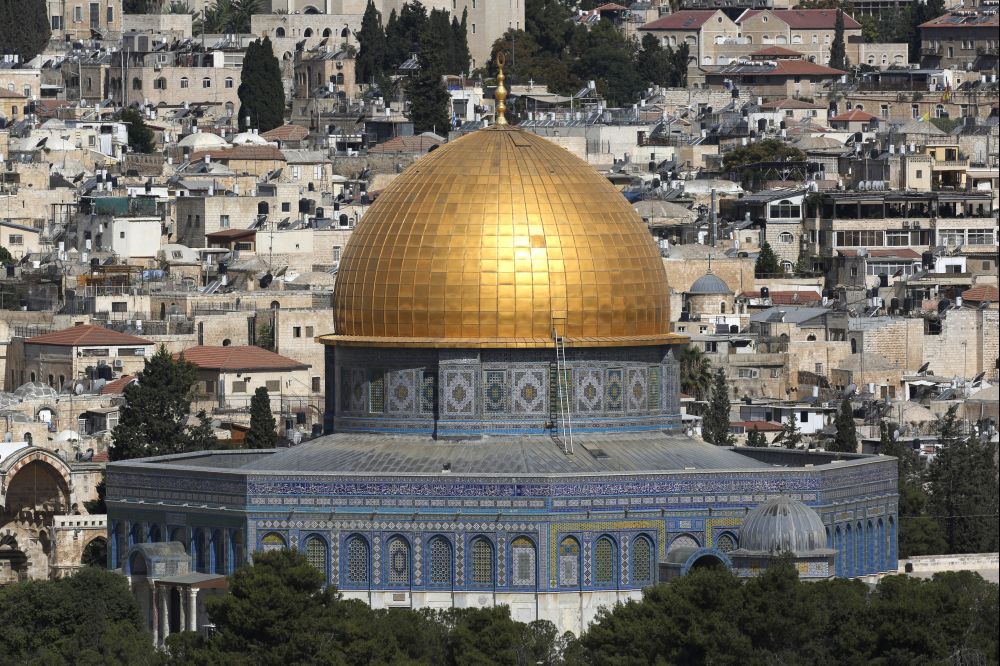 2-dead,-8-wounded-in-jerusalem-shooting