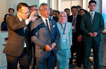 cop28:-malaysia-hopes-for-togetherness-in-addressing-climate-change-–-nik-nazmi