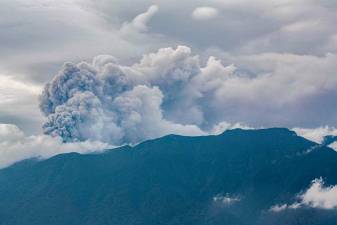 indonesia’s-mount-marapi-volcano-erupts,-ash-column-soars-three-km