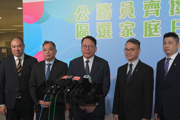 政府不會監督公務員投票與否