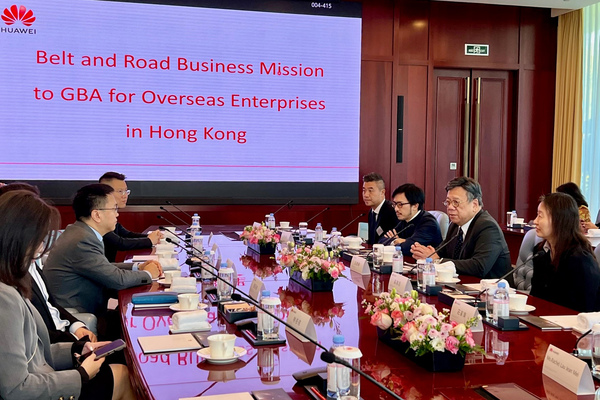 丘應樺率團參觀深穗知名科企