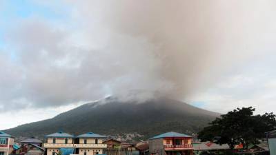 indonesia’s-ibu-volcano-erupts,-spewing-ash-1,200-metres-high