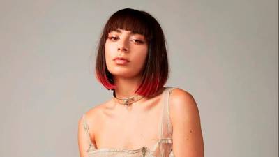 charli-xcx-is-engaged