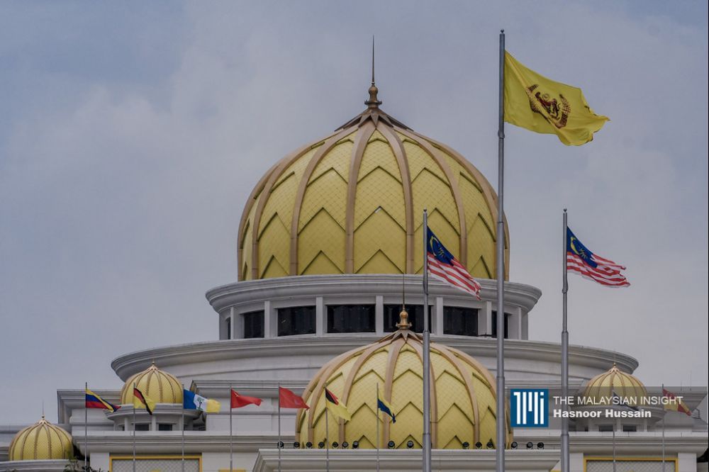 ministers-to-be-sworn-in-tomorrow,-sources-say