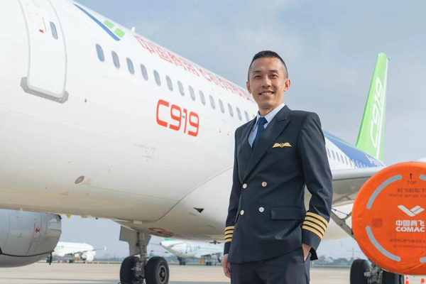 民航處人員參與c919飛機飛行演示