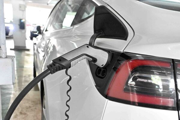 兩停車場電動車免費充電服務終止