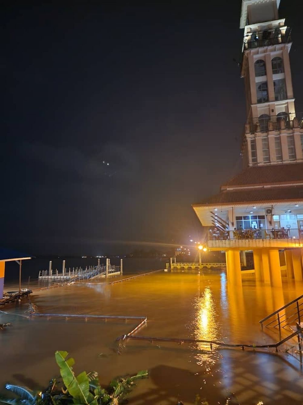 floods-worsen-in-east-coast-states