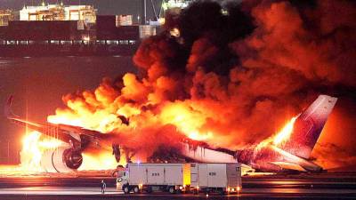 all-379-on-board-evacuated-from-aircraft-in-flames-at-tokyo’s-haneda-airport