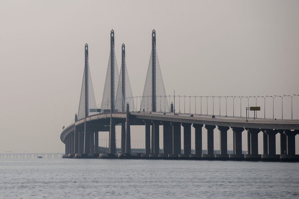 good-samaritan-jumps-into-sea-to-rescue-man,-woman-after-fall-from-penang-bridge