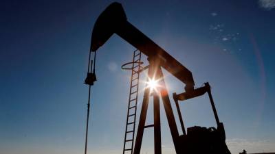 oil-prices-higher-on-global-demand-forecasts,-us-crude-stock-draw
