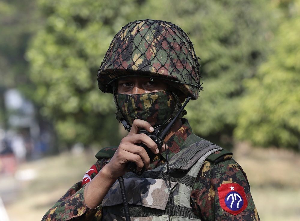 nearly-300-myanmar-soldiers-flee-to-india-after-rebel-gains
