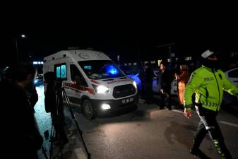police-free-hostages-at-turkiye-factory:-reports